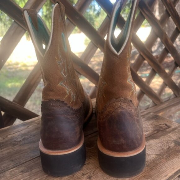 Ariat Women’s Brown Leather Western Cowboy Boots - Picture 2 of 4
